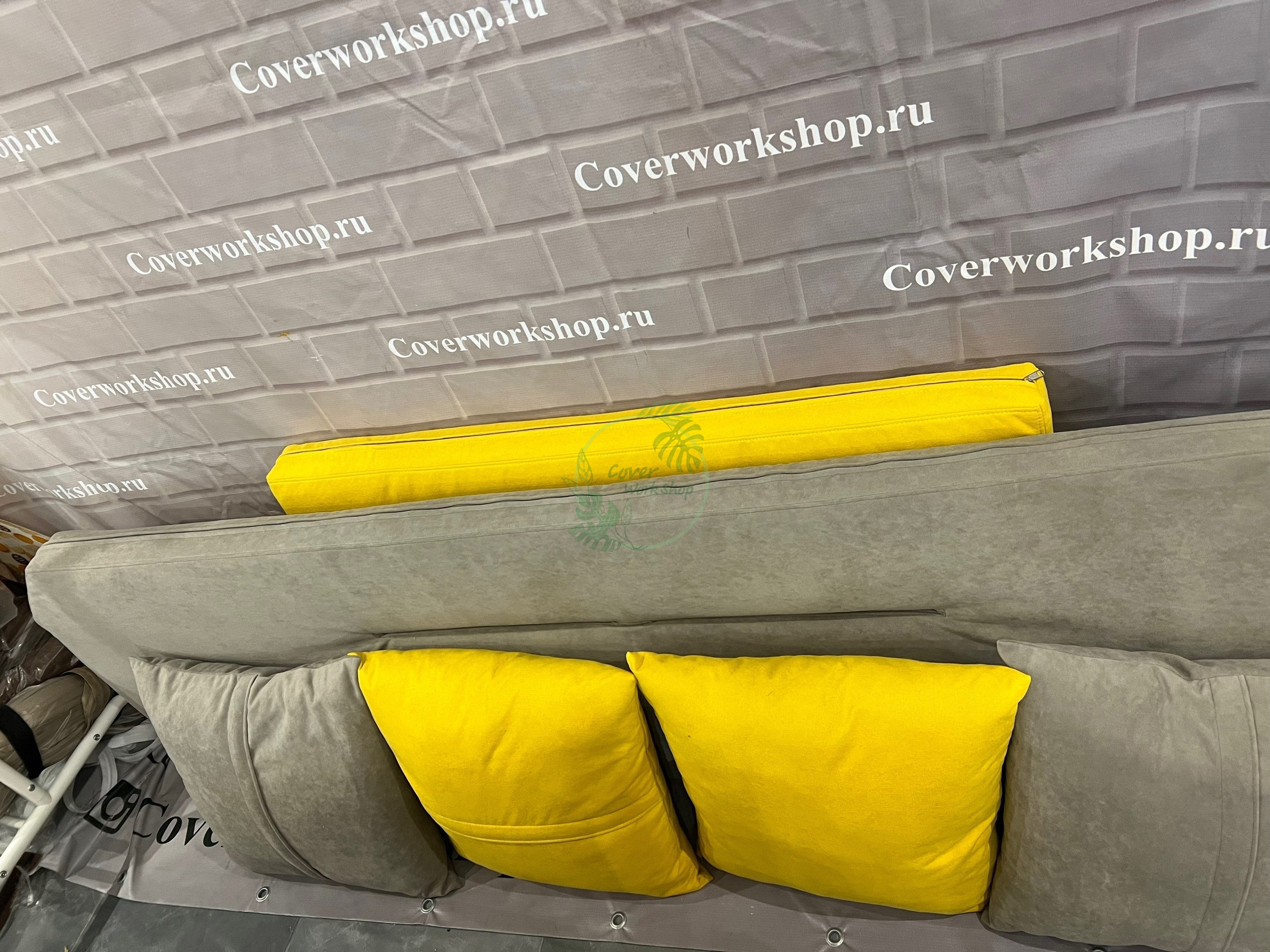 Подушки желто-серые