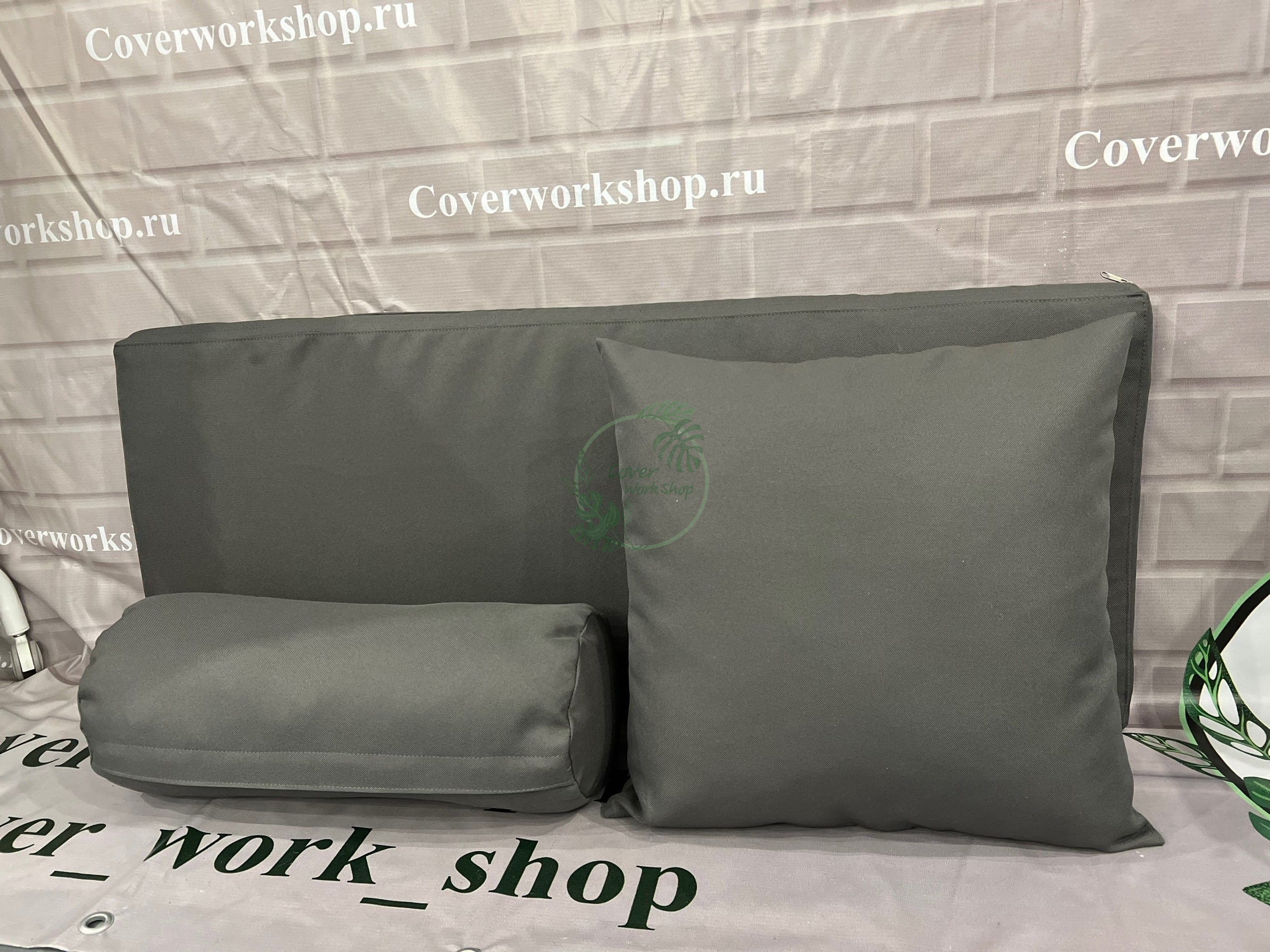  Серый матрас под заказ и подушки