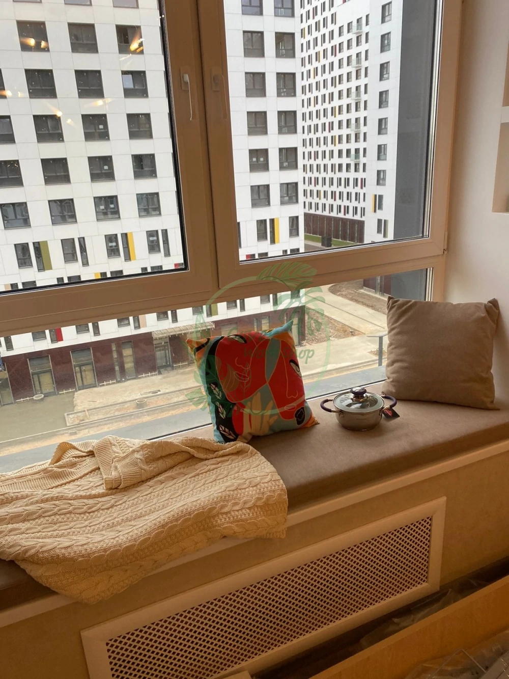 Лежанка матрас на подоконнике